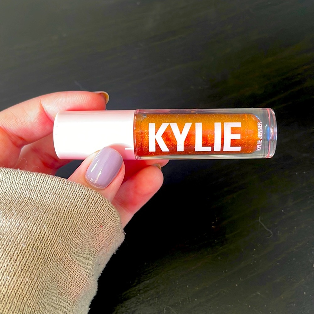 Kylie Cosmetics High Gloss in Yesss Girl